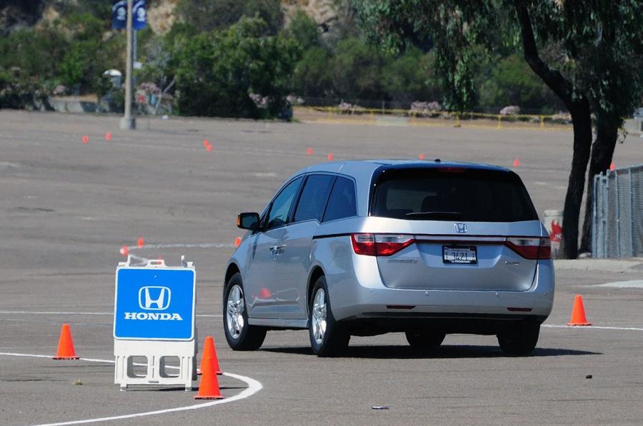  Honda Odyssey 2011 года  (фото 37 из 162)